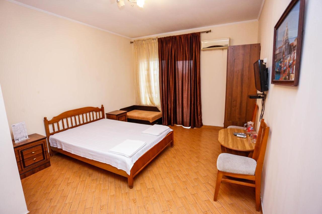 גגרה Hotel Sabina מראה חיצוני תמונה